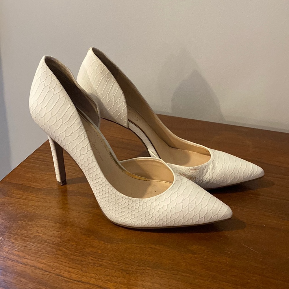 White faux snake skin print pumps Jessica Simpson 7.5